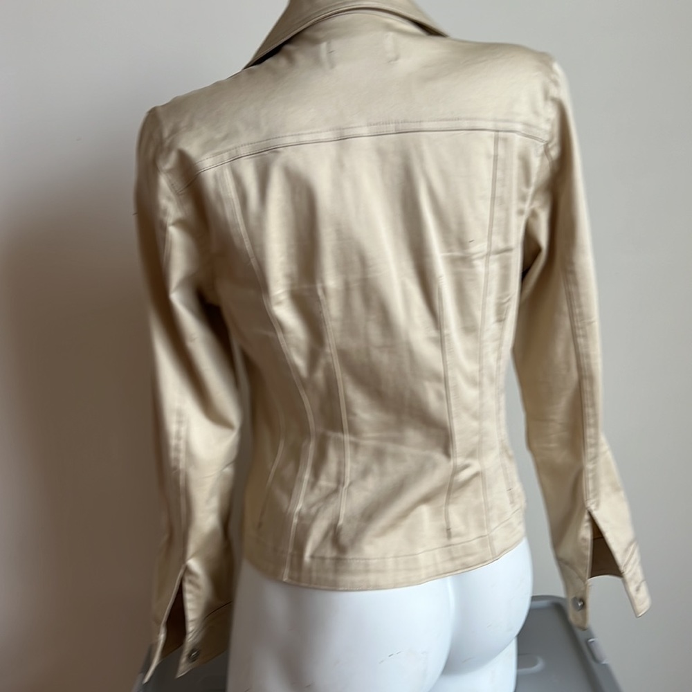 Jacket - Picture 3 of 6